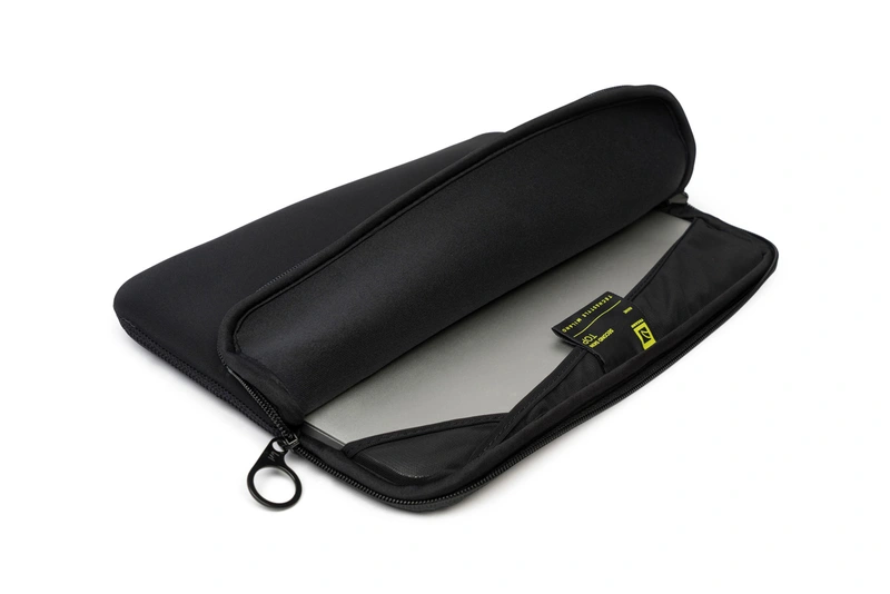 Tucano Top suojatasku MacBook Air 15