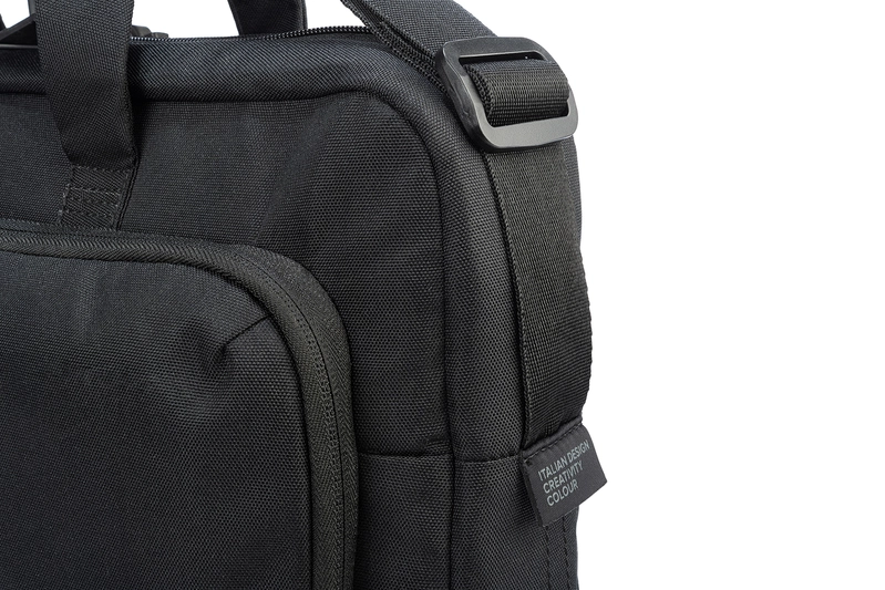 Tucano Star tietokonelaukku 17