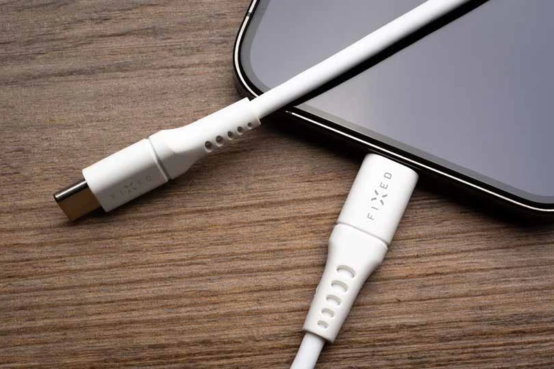 FIXED LIQUID Silikonikaapeli USB-C/Lightning 1.2m Valk. - 8014734