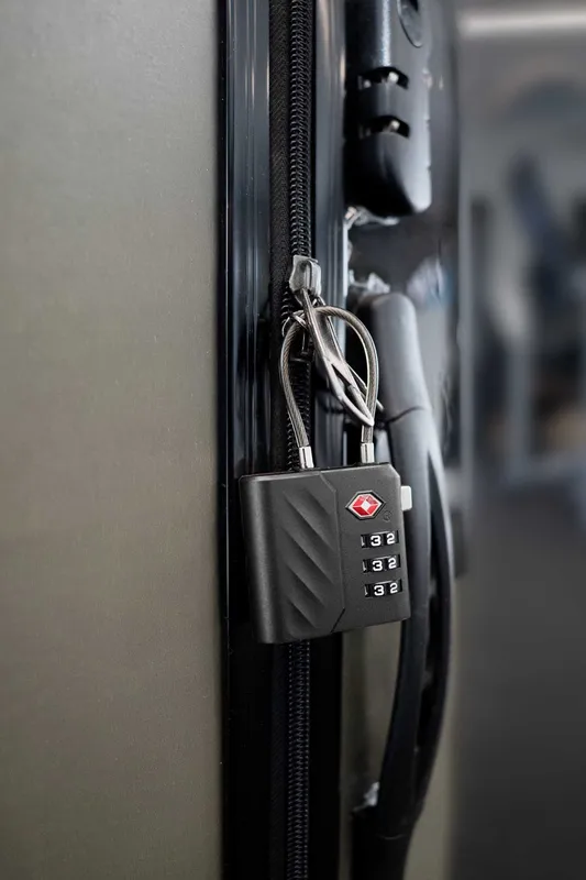 Xtorm TSA LockTag paikannin iOS/Android Musta - 9510300