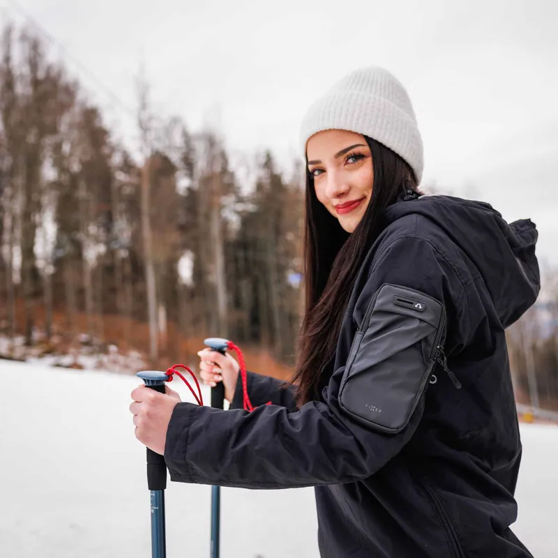 FIXED Urheilukäsivarsilaukku Smartphones-laitteille Jopa 7