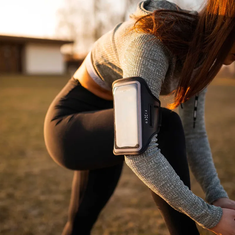 FIXED Urheilukäsivarsinauha Smartphones-laitteille Jopa 6.7