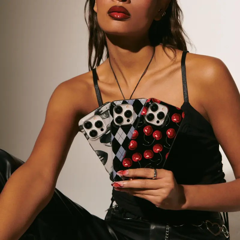 Burga Cherrybomb - Apple iPhone 15 Tough MagSafe Suojakuori - 2882957