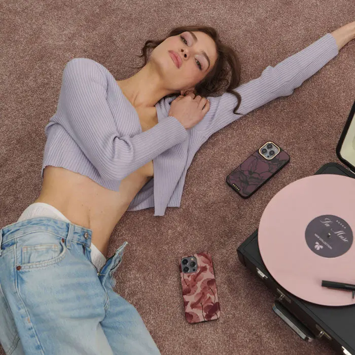 Burga Tender Kiss - Apple iPhone 15 Tough MagSafe Suojakuori - 2904441