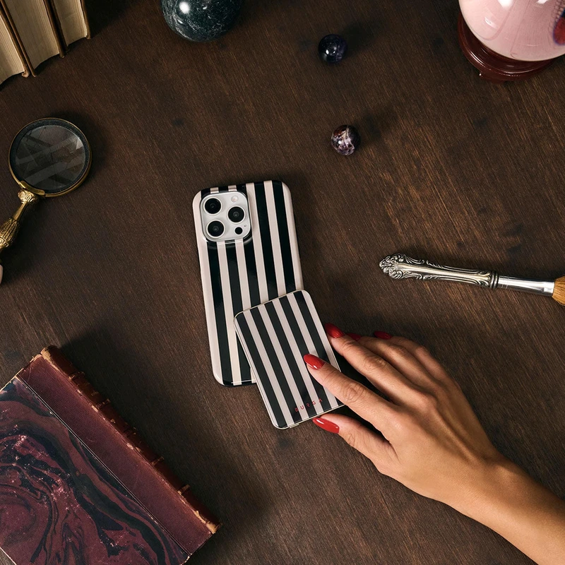 Burga Prophecy - Apple iPhone 16 Tough MagSafe Suojakuori - 2972143